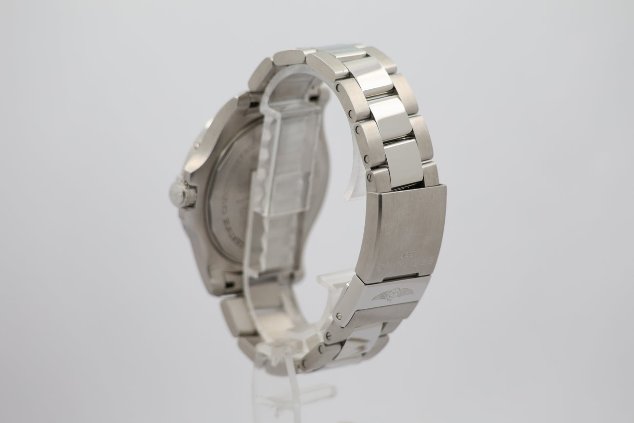 Breitling  Avenger Automatik Herrenuhr 43mm A17318 - Detail view 2