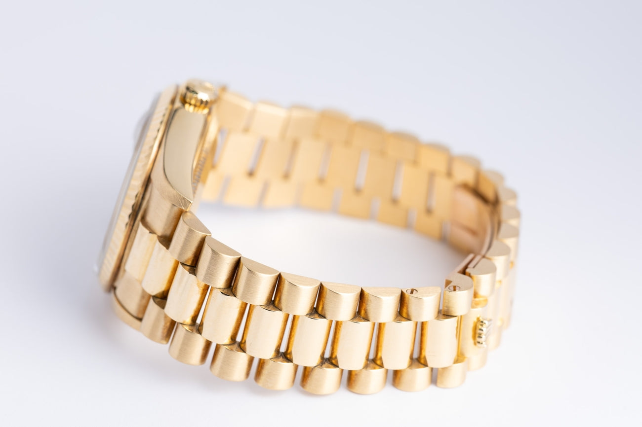 Rolex Day-Date 36 President 18k Gelbgold "Diamond Dial" 18238 - Detailansicht 5