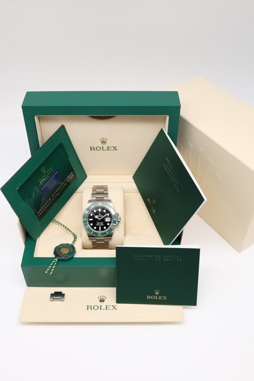 Rolex Submariner Date 'Starbucks' 41mm Automatik  126610LV - Papiere und oder Lieferumfang