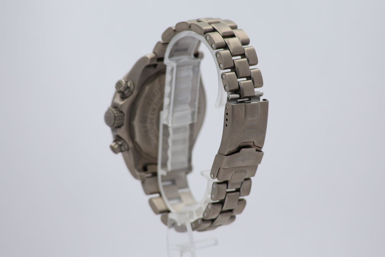 Breitling Chrono Avenger M1 44mm Quarz E73360 Box + og. Papiere