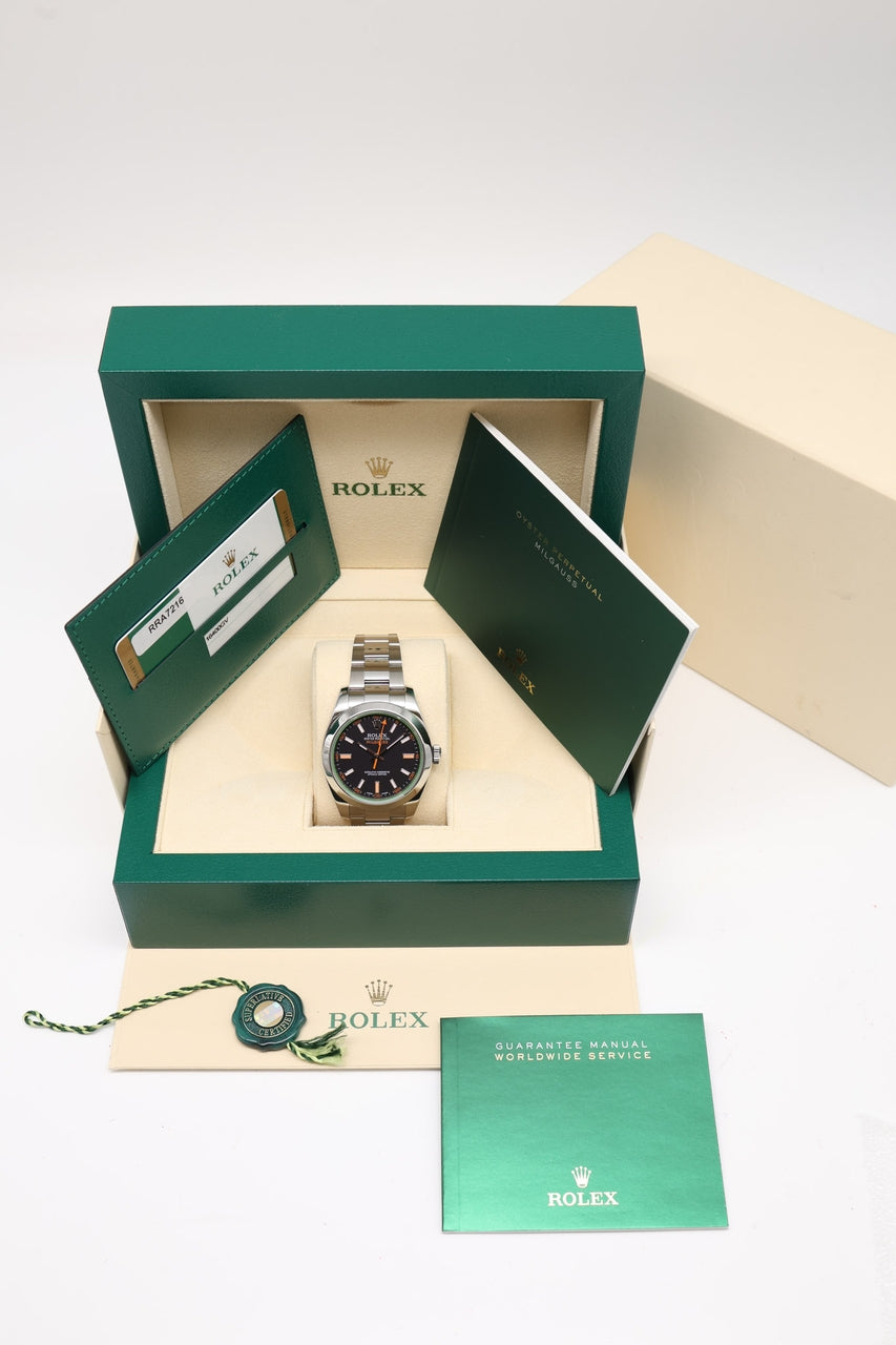 Rolex Milgauss Automatik Herrenuhr Schwarz None 116400GV - Papiere und oder Lieferumfang