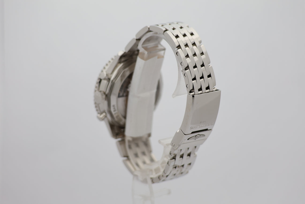 Breitling Navitimer B01 Chronograph 43 Japan Edition  AB0121 - Detailansicht 2