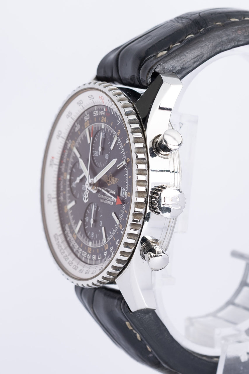 Breitling Navitimer World 46mm Automatik Herrenuhr A24322 - Detailansicht 2
