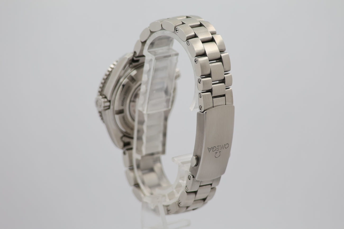 Omega Seamaster Planet Ocean Automatik 23230382001 - Detail view 2