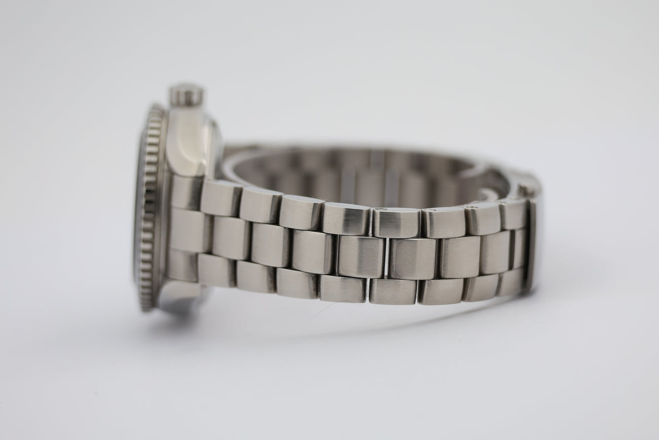 Omega Seamaster Planet Ocean Automatik 23230382001 - Detail view 3