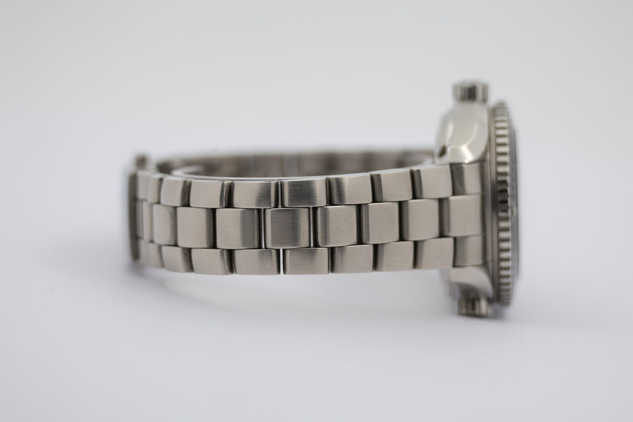 Omega Seamaster Planet Ocean Automatik 23230382001 - Detail view 4