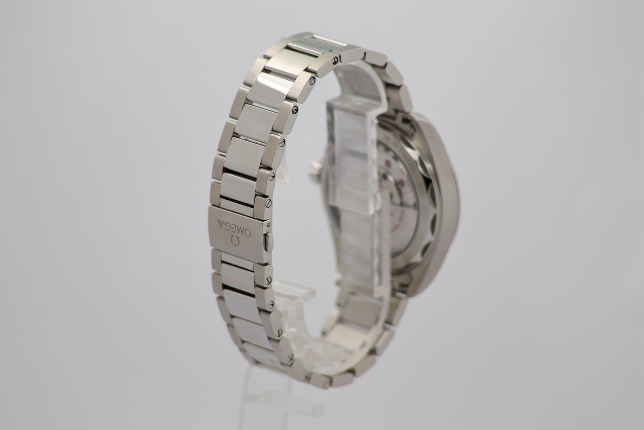Omega Seamaster Aqua Terra Automatik Herrenuhr 22010412106001 - Detail view 1