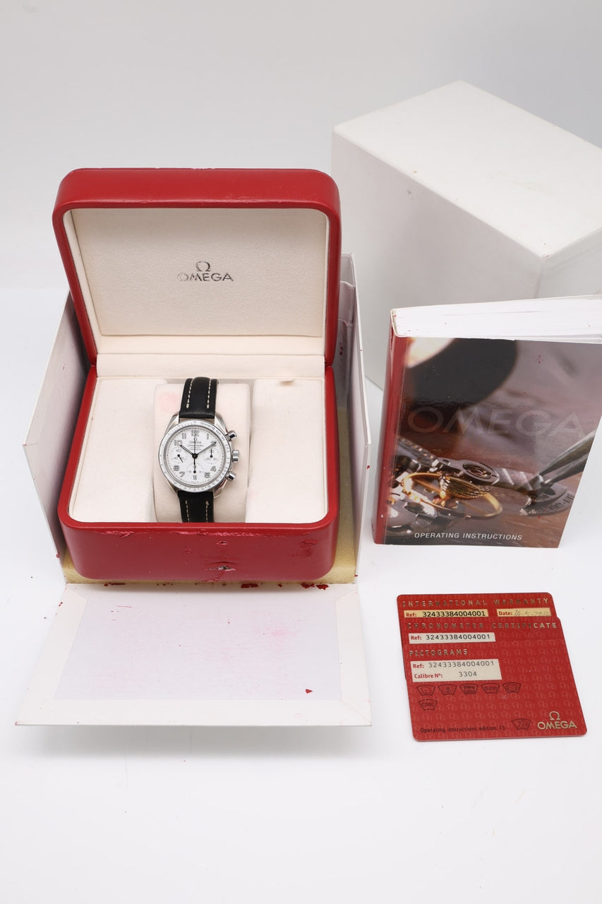 Omega Speedmaster Date 38mm Automatik Weiß 32433384004001 - Papiere und oder Lieferumfang