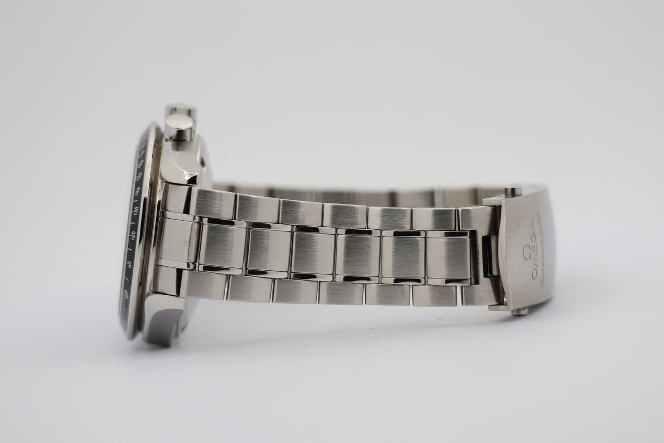 Omega Speedmaster Date 40mm Automatik Herrenuhr 32105000 - Detailansicht 3
