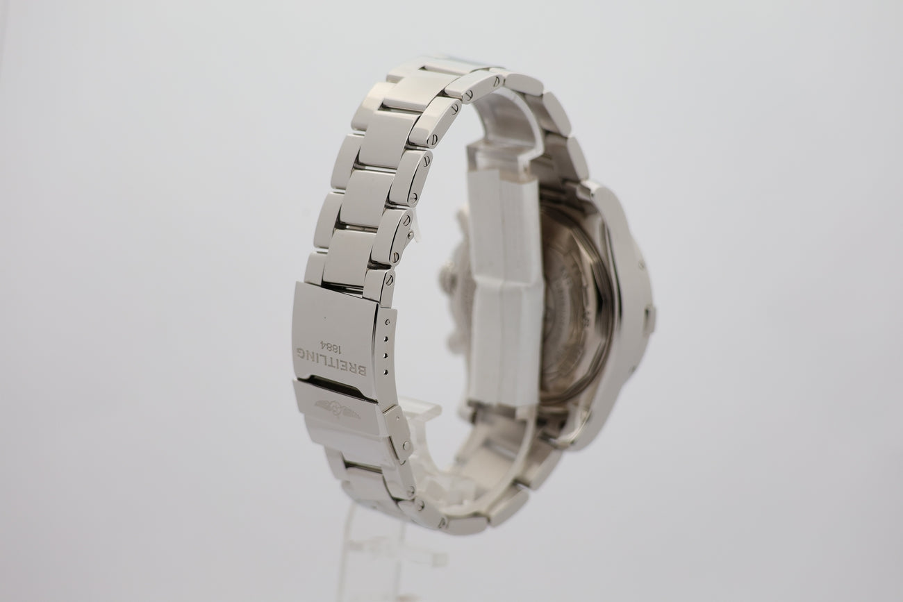 Breitling Avenger II Automatik 43mm A133811 - Detail view 1