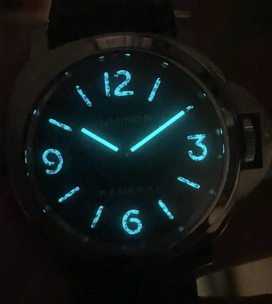 Panerai Luminor 44mm Handaufzug PAM00112 - Detailansicht 8