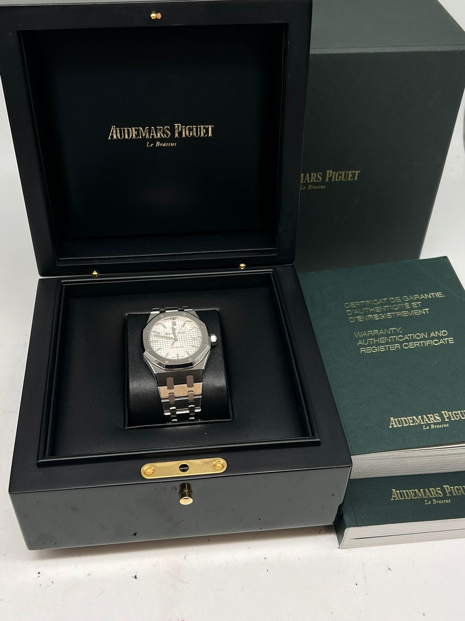 Audemars Piguet Royal Oak 37mm Automatik 15450ST - Papers and documentation