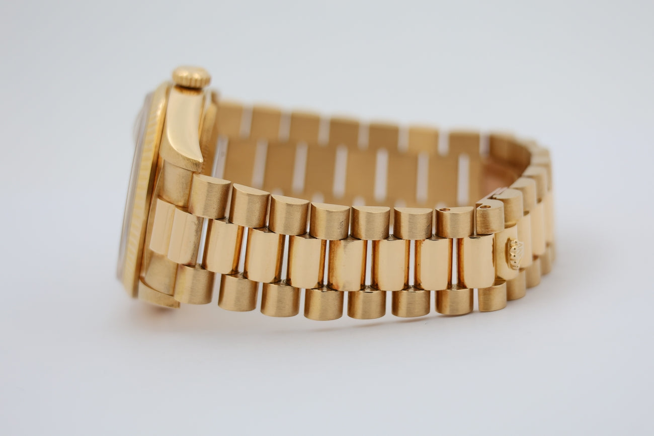 Rolex Day-Date 36 President 18K Gelbgold Automatik 18238 - Detail view 3