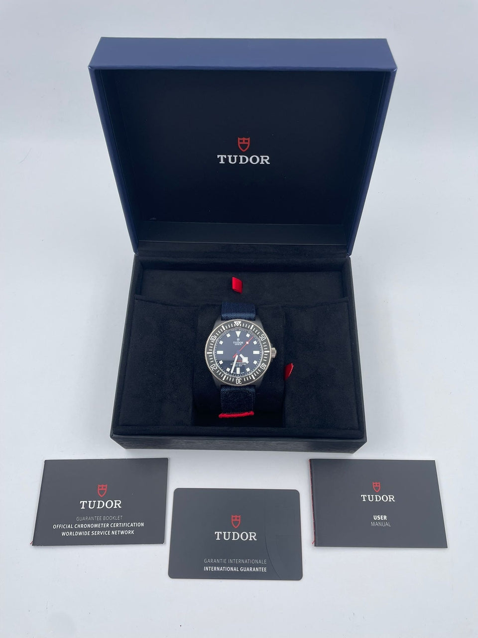Tudor Pelagos FXD Alinghi Red Bull Racing 42mm 25707KN - Papiere und oder Lieferumfang