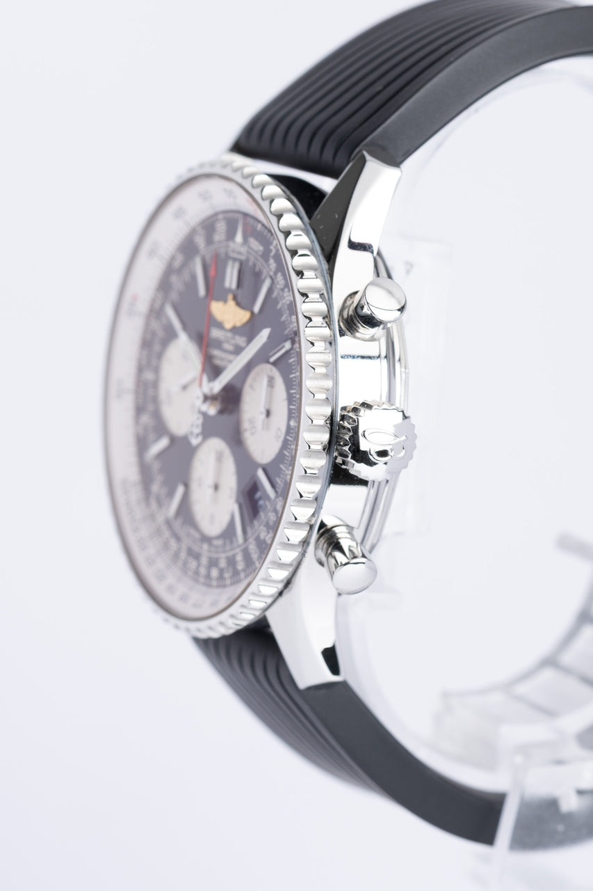 Breitling Navitimer 01 Automatik Herrenuhr 43mm AB0120 - Detailansicht 2