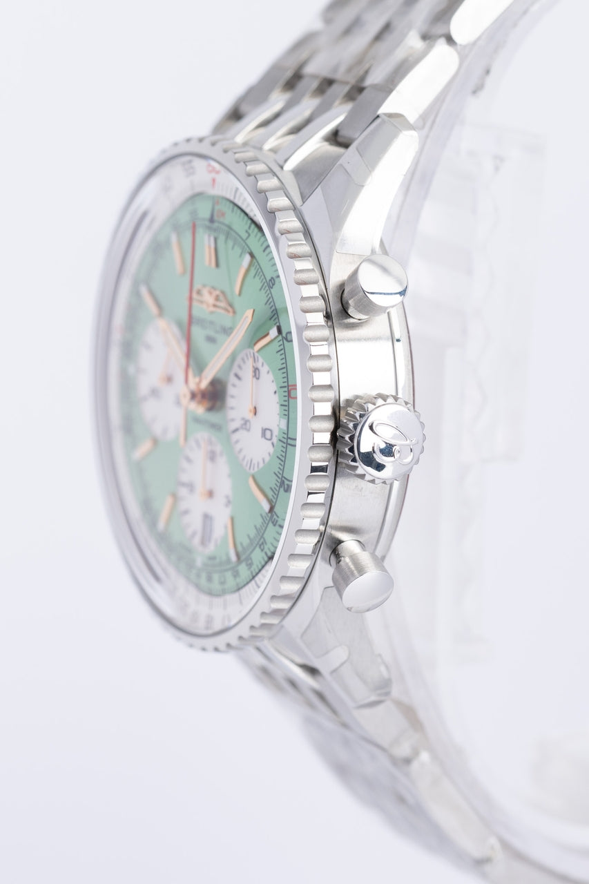 Breitling Navitimer 1 B01 Chronograph 41mm Grün AB0139 - Detailansicht 2