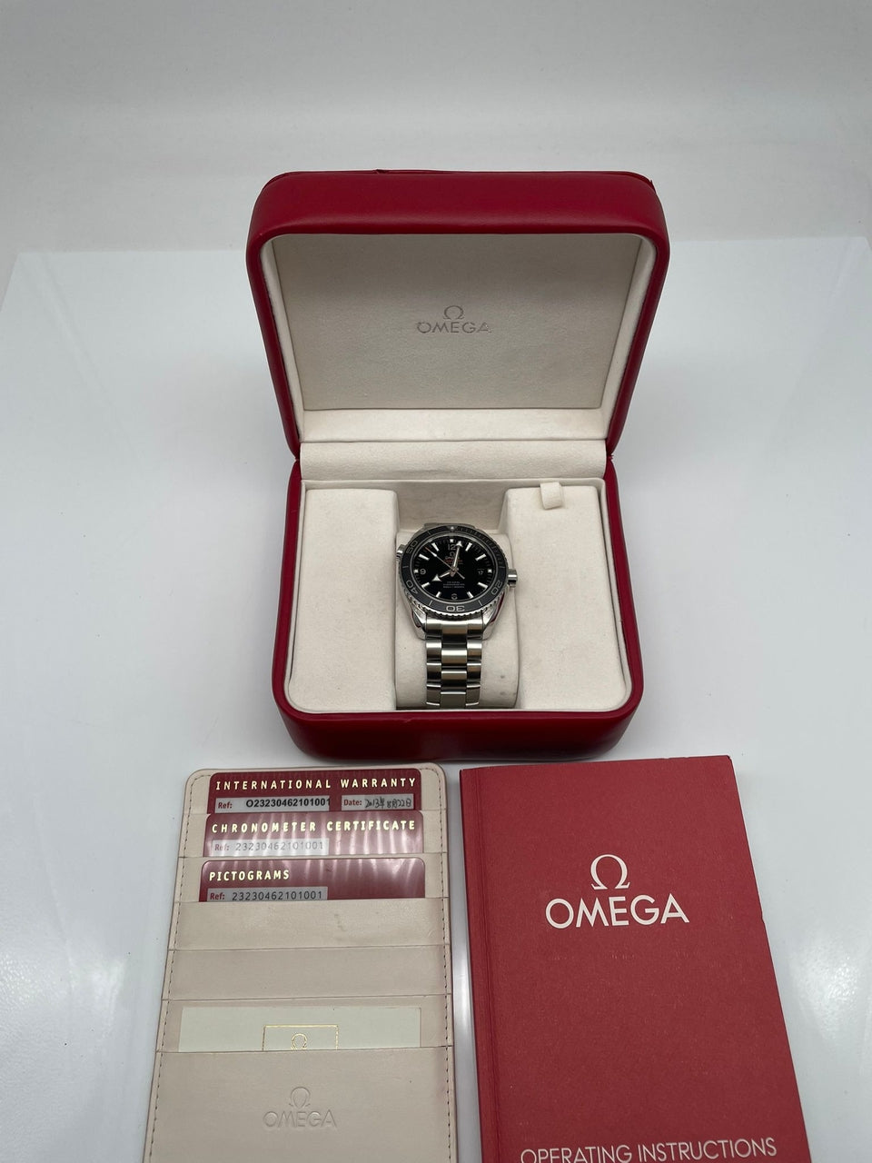 Omega Seamaster Planet Ocean 45,5mm Automatik 23230462101001 - Papiere und oder Lieferumfang