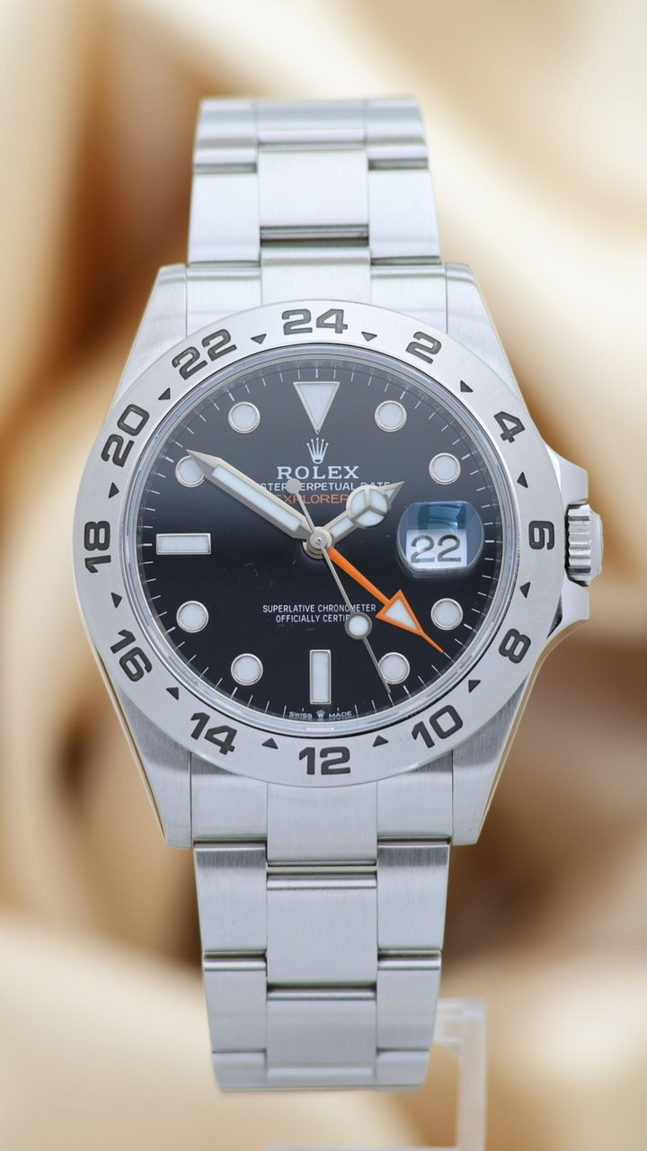 Rolex Explorer II 42mm 226570 - Thumbnail