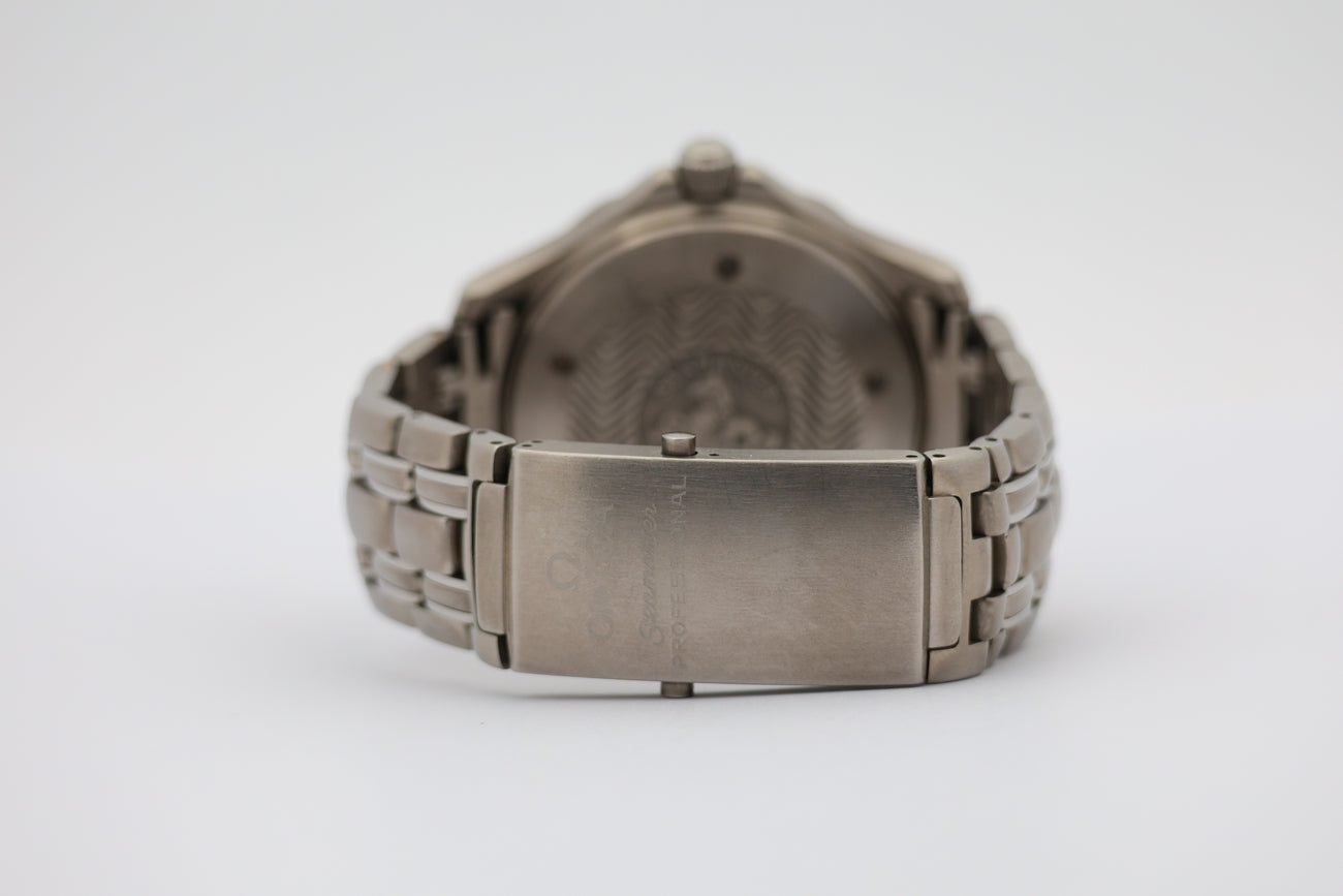 Omega Seamaster Diver 300 M 41mm Automatik Titan 22318000 - Detailansicht 5