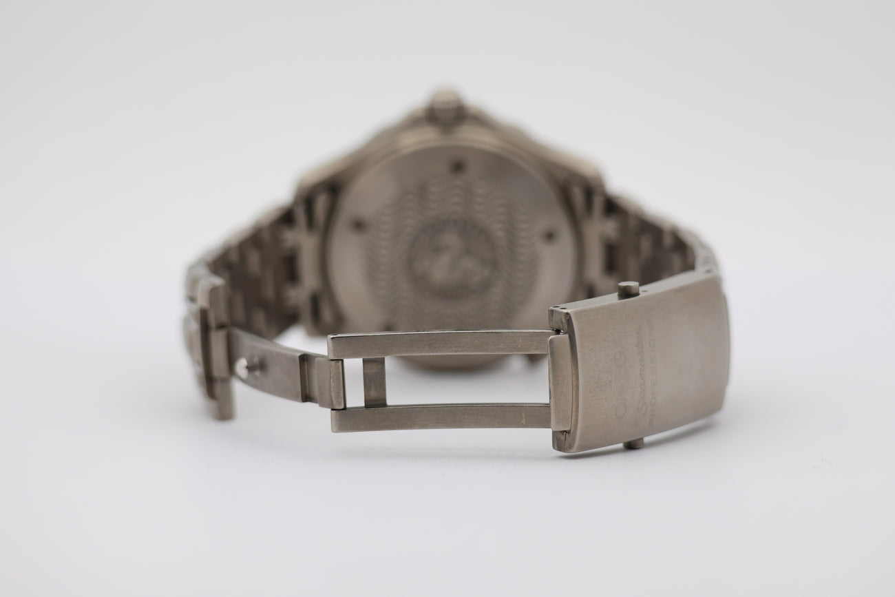 Omega Seamaster Diver 300 M 41mm Automatik Titan 22318000 - Detailansicht 6