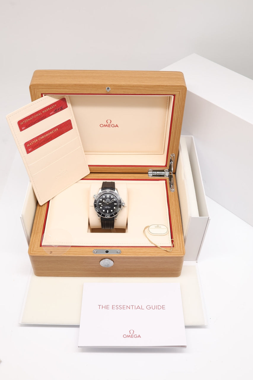 Omega Seamaster Diver 300m 42mm Automatik O21032422001003 - Papiere und oder Lieferumfang
