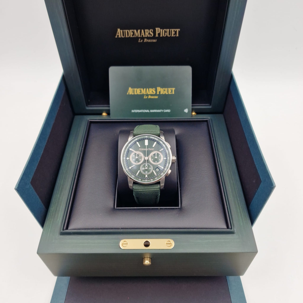 Audemars Piguet CODE 11.59 Chronograph Automatik 26393ST.OO - Papiere und oder Lieferumfang