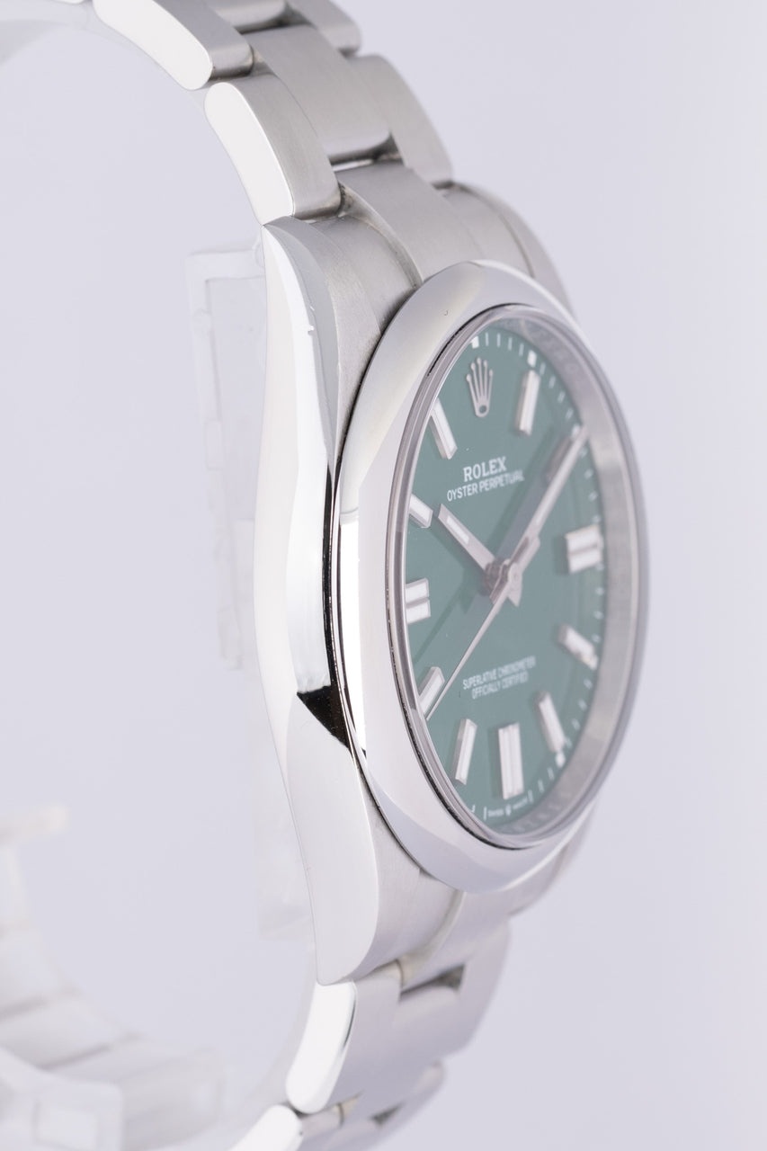 Rolex Oyster Perpetual 41 Grün 124300 - Detailansicht 1