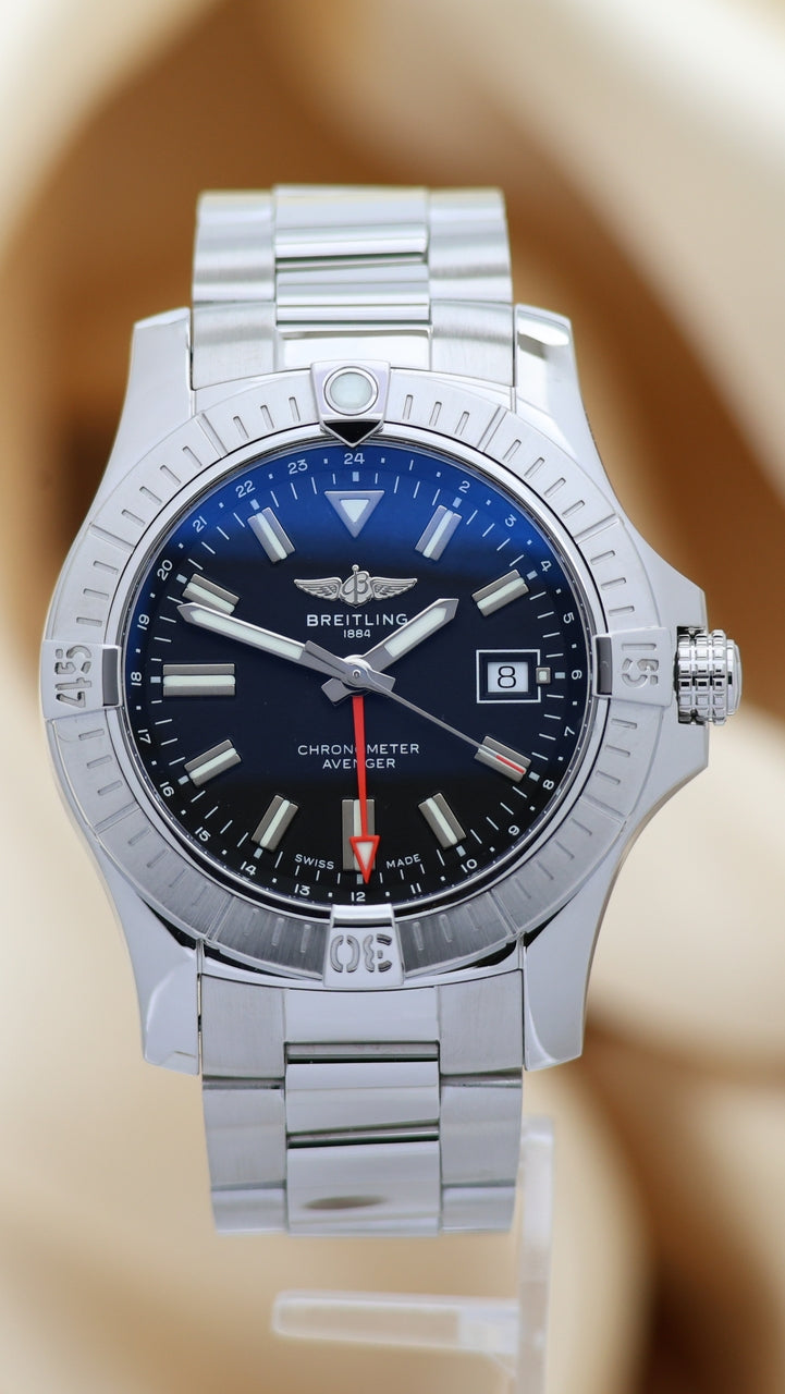 Breitling Avenger GMT Automatik 43mm Schwarz A32397 - Main product image