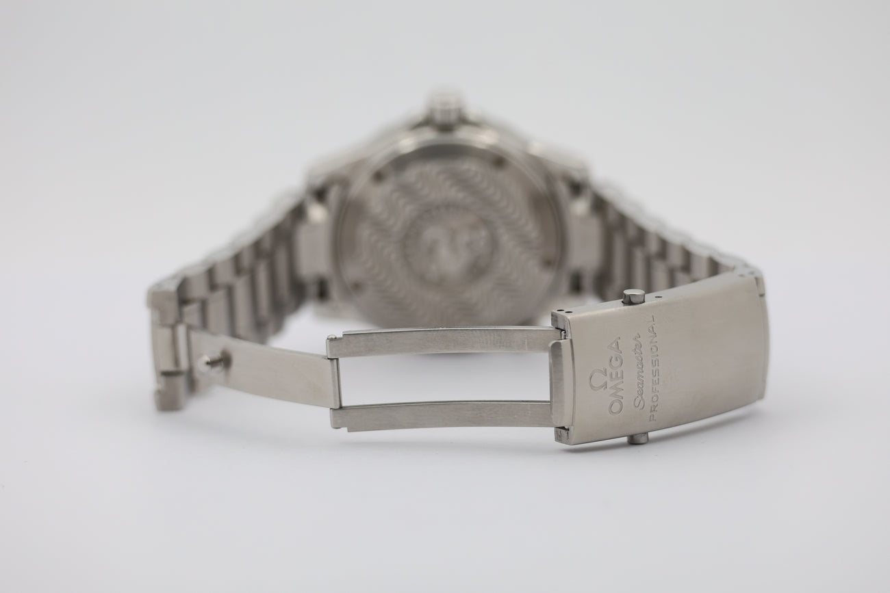 Omega Seamaster Diver 300m 36mm Quarz 22625000 - Detail view 6