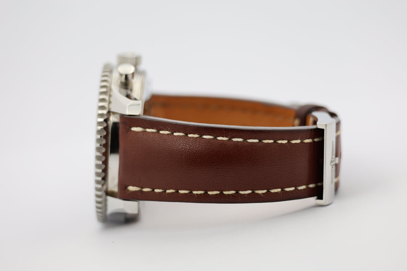 Breitling Navitimer World GMT 46mm Automatik A24322 - Detailansicht 3