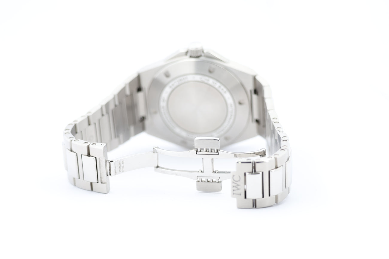 IWC Ingenieur 40mm Automatik Herrenuhr IW328903 - Detailansicht 8