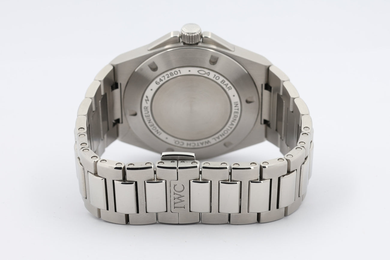 IWC Ingenieur 40mm Automatik Herrenuhr IW328903 - Detailansicht 7