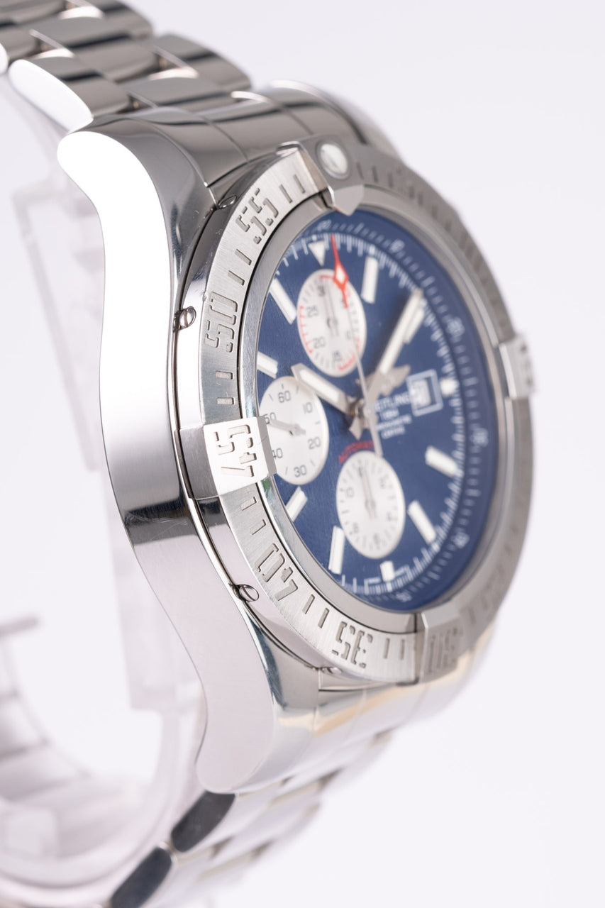Breitling Super Avenger II 48mm Automatik A13371 - Detailansicht 1