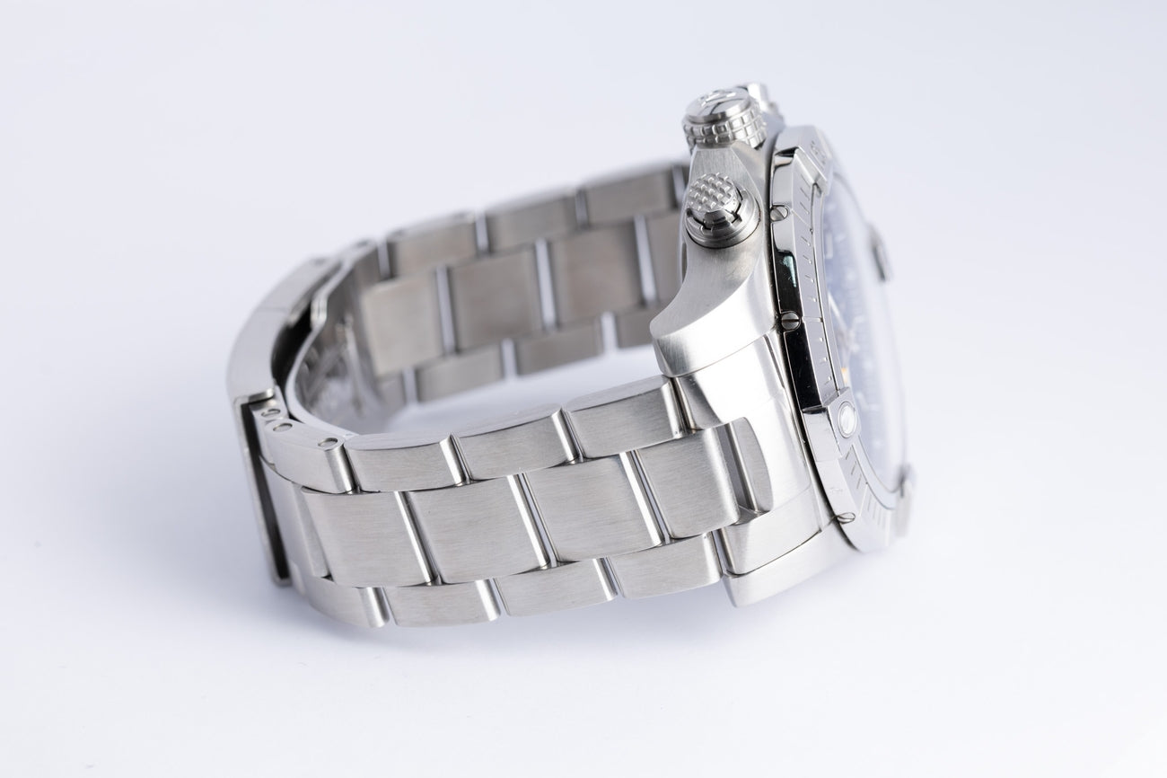 Breitling Avenger Chronograph 45mm Automatik A13317 - Detailansicht 6