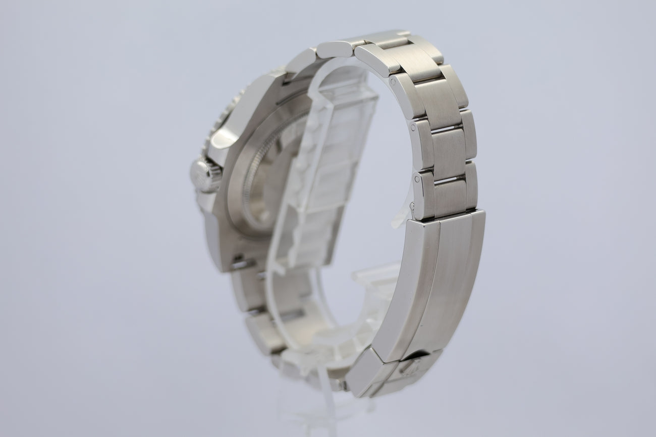 Rolex Submariner Date "Hulk" 40mm Automatik 116610LV Original Papiere