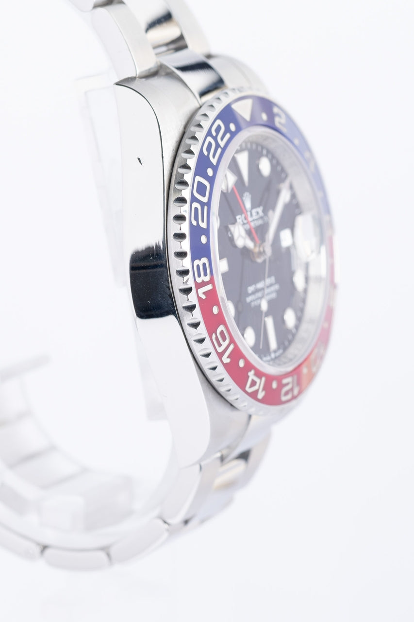 Rolex GMT-Master II „Pepsi“ Automatik Herrenuhr  126710BLRO - Detailansicht 1