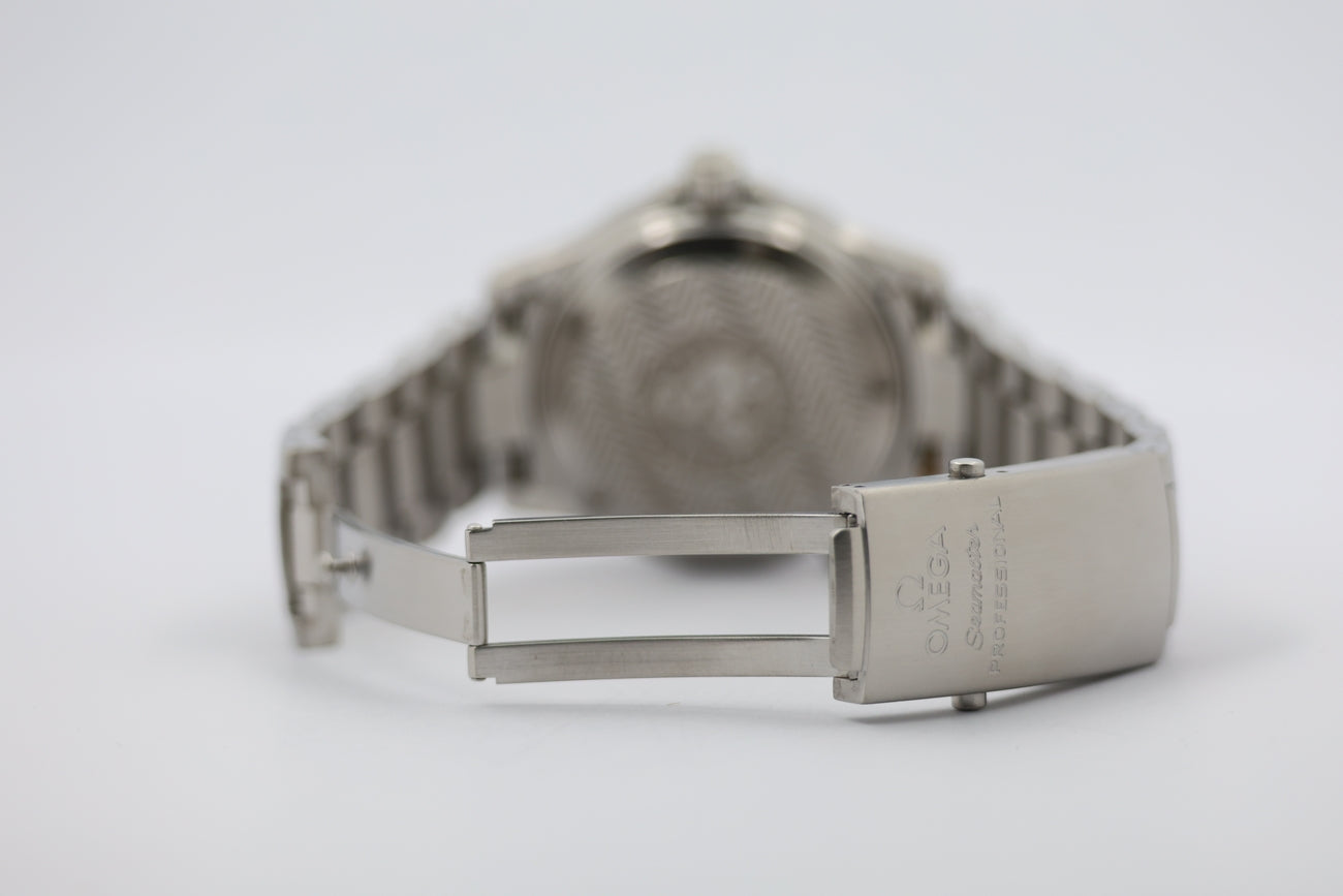 Omega Seamaster Diver 300m 36mm Automatik  22525000 - Detailansicht 6
