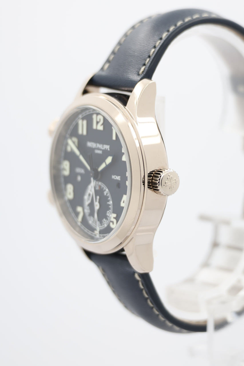 Patek Philippe Calatrava Pilot Travel Time 18K Weißgold 7234G - Detailansicht 1