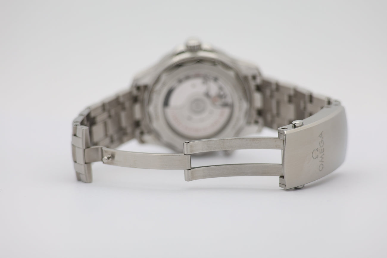 Omega Seamaster Diver 300 M Grün Automatik  21030422010001 - Detailansicht 6