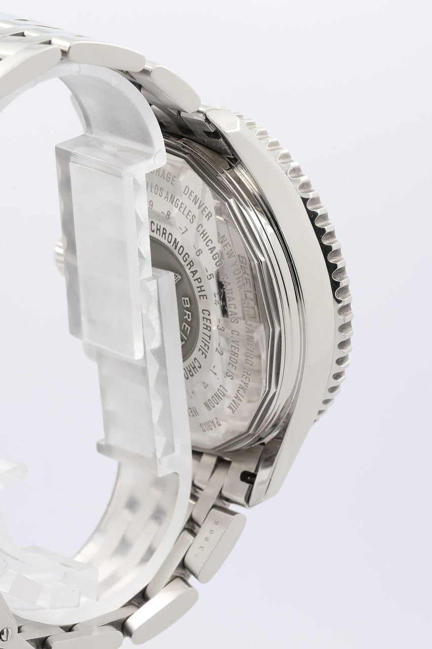 Breitling Navitimer World GMT 46mm Automatik Herrenuhr  A24322 - Detailansicht 3