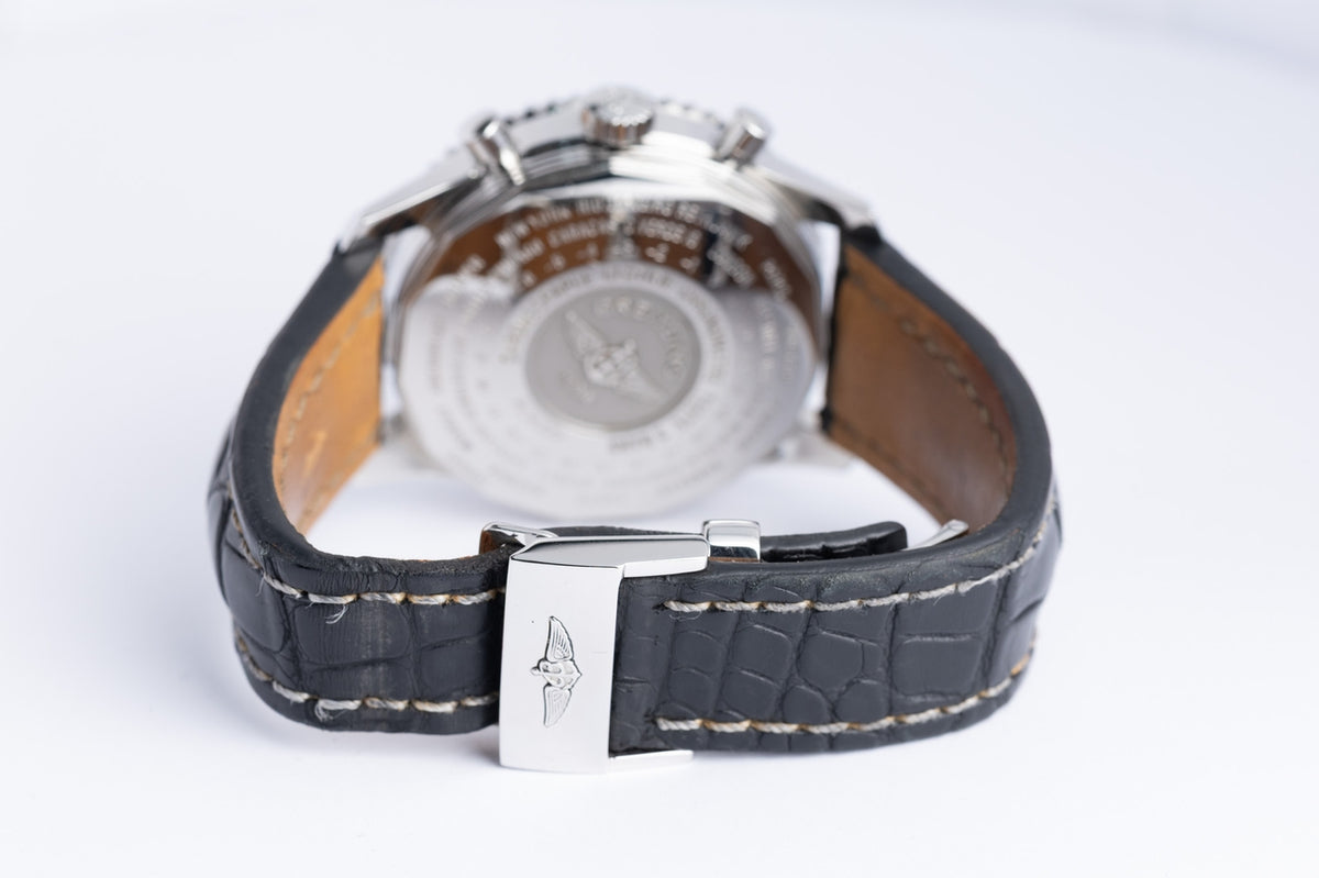 Breitling Navitimer World GMT 46mm Automatik Herrenuhr A24322 - Detailansicht 7