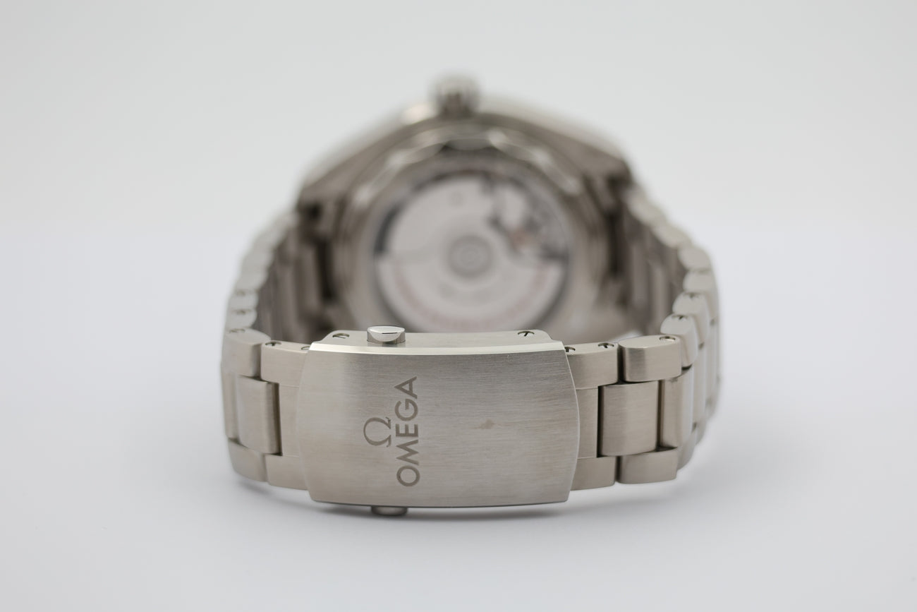 Omega Seamaster Planet Ocean Automatik 39,5mm 21530402001001 - Detailansicht 5