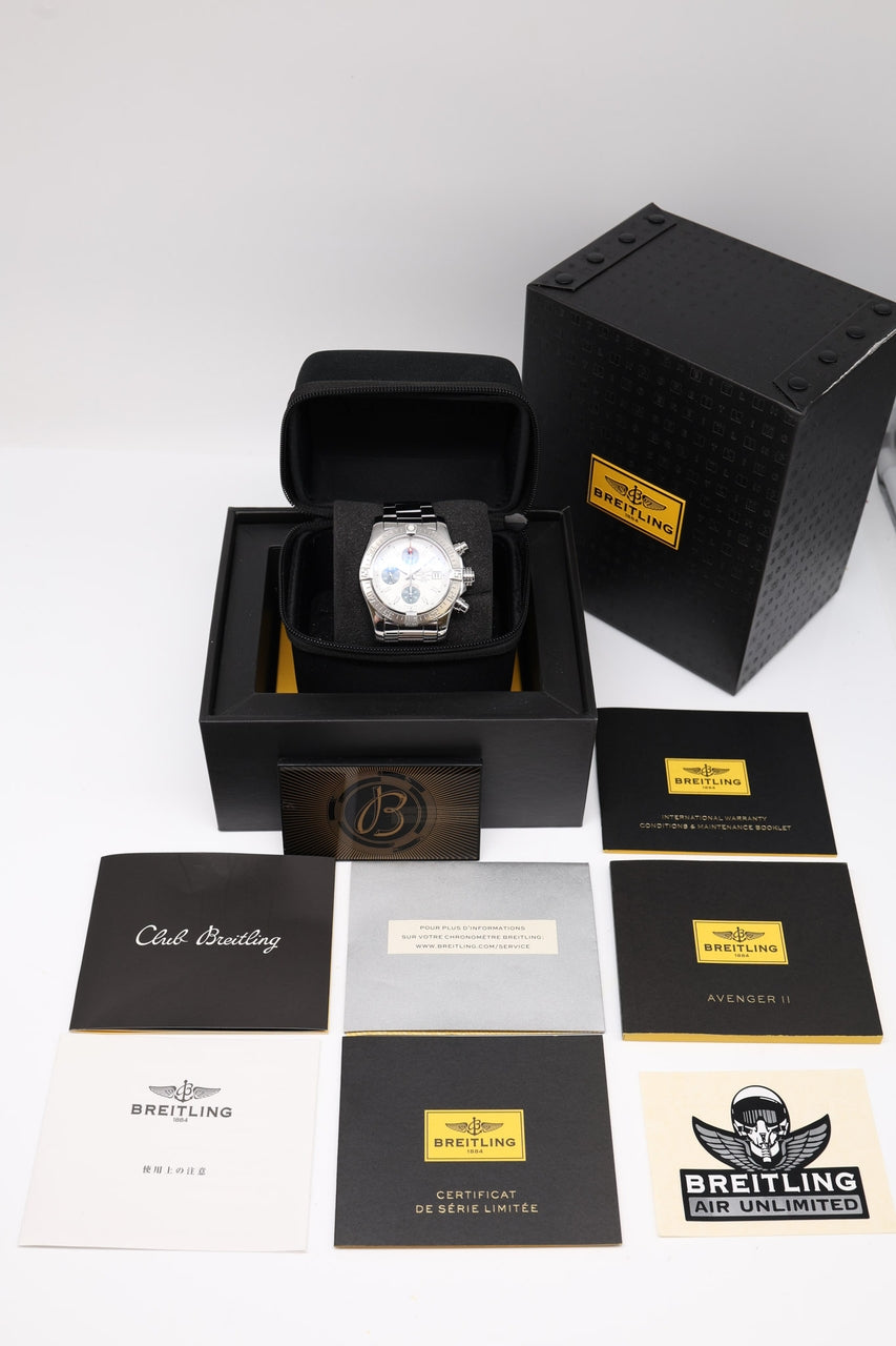 Breitling Avenger II 43mm Automatik Herrenuhr  A133813 - Papiere und oder Lieferumfang