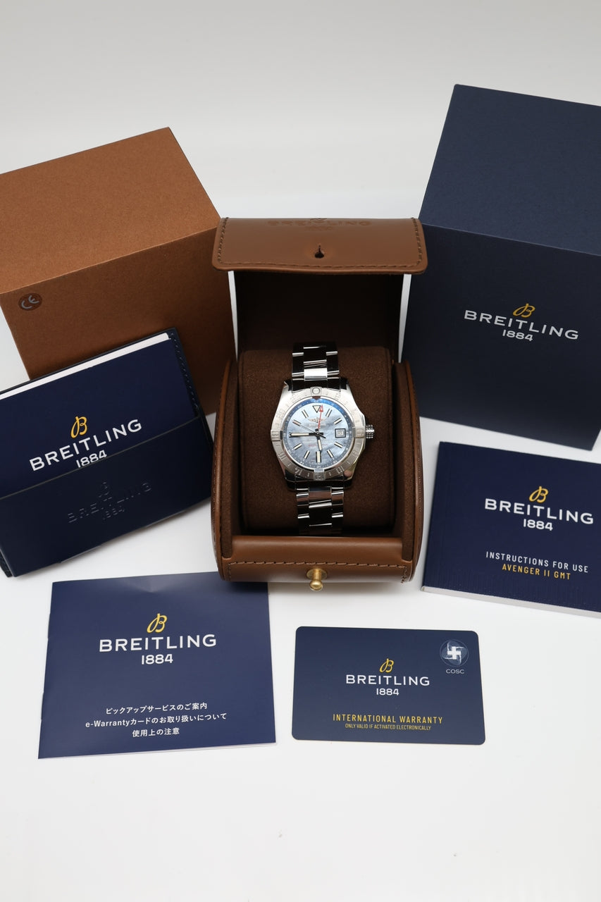 Breitling Avenger II GMT Perlmutt-Blatt 43mm Automatik A32390 - Papiere und oder Lieferumfang