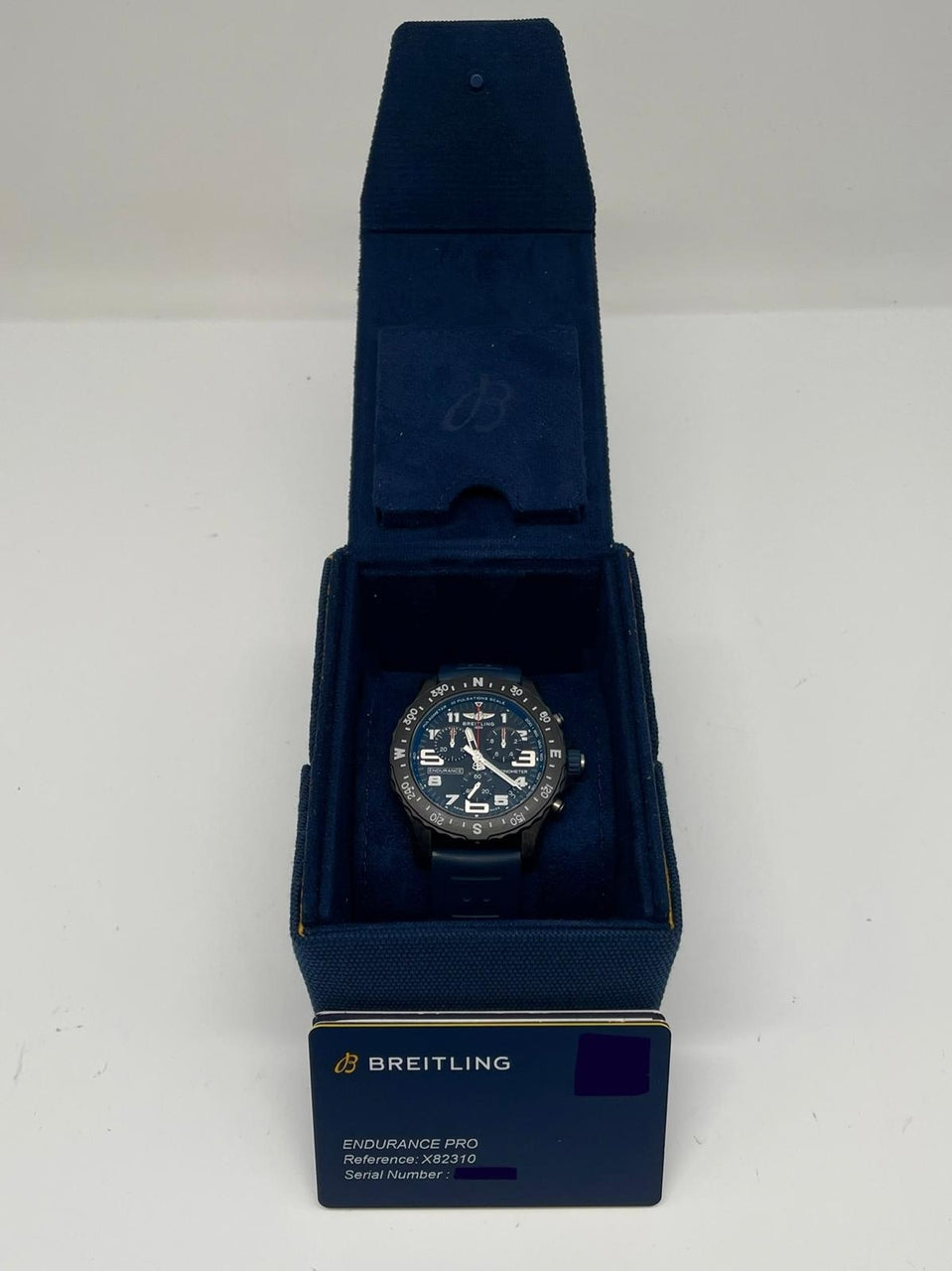 Breitling Endurance Pro Quarz Herrenuhr 44mm  X82310 - Papiere und oder Lieferumfang