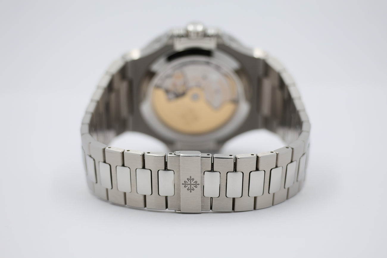 Patek Philippe Nautilus Annual Calendar Mondphase Stahl Schwarz 5726/1A-001 - Detailansicht 5