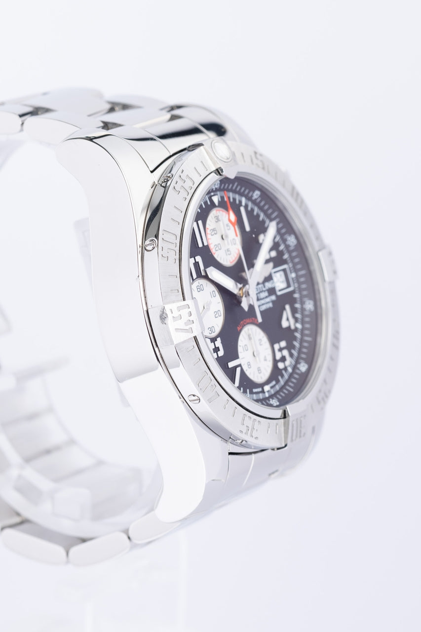 Breitling Avenger II 43mm Automatik Herrenuhr Schwarz A13381 - Detailansicht 2