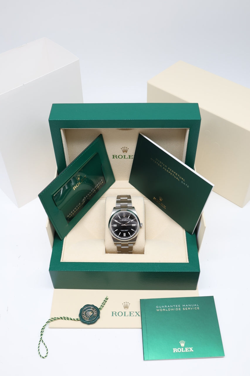 Rolex Oyster Perpetual 41mm Automatik Schwarz LC100 124300 - Papiere und oder Lieferumfang