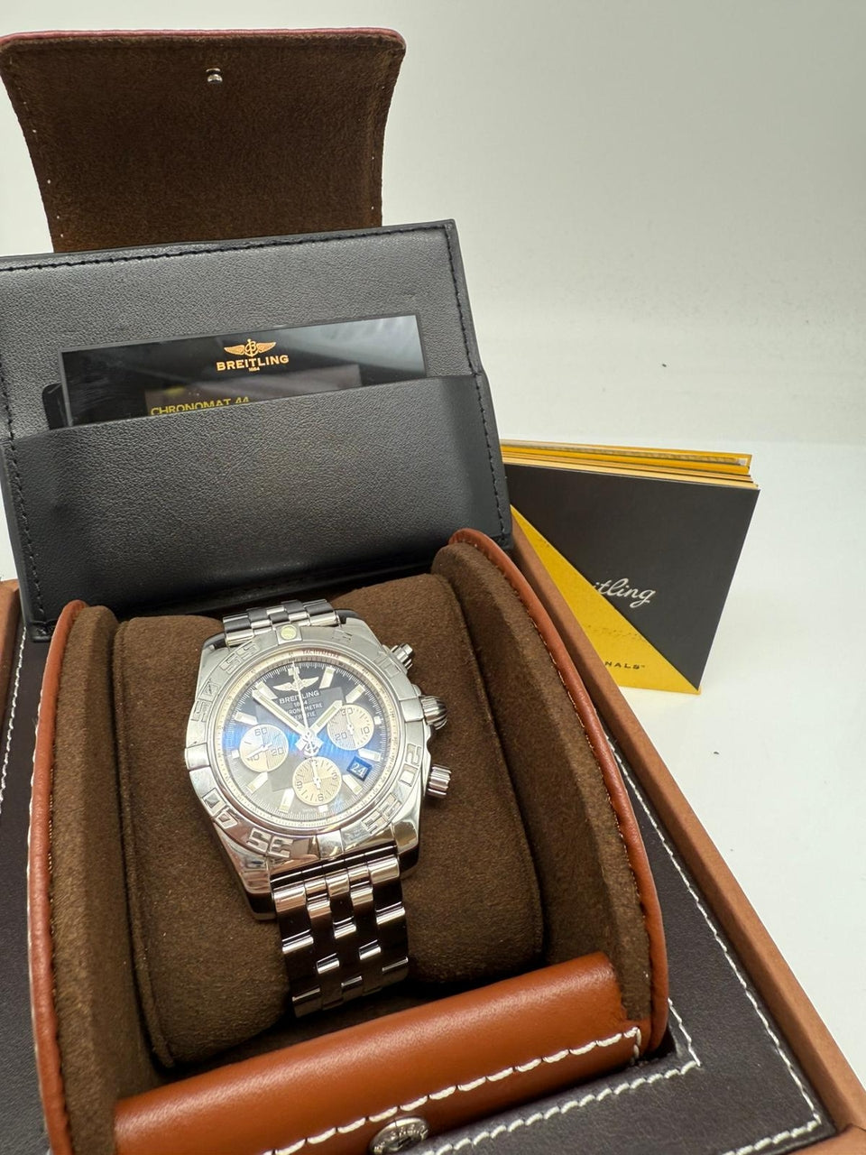 Breitling  Chronomat Automatik 44mm B01  AB0110 - Papiere und oder Lieferumfang