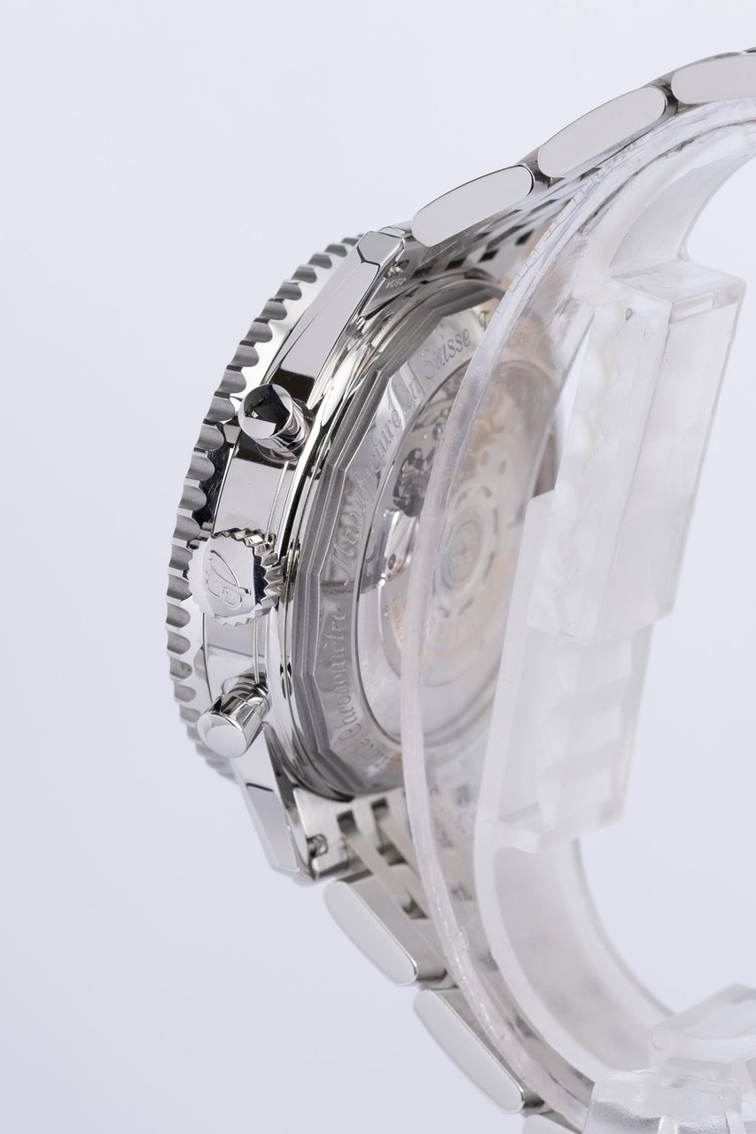 Breitling Navitimer B01 Chronograph 43mm Automatik  AB0121 - Detailansicht 3
